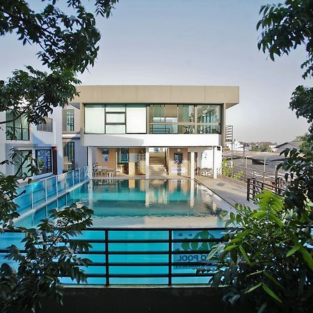 Fullrich Residence Bangkok Exterior foto